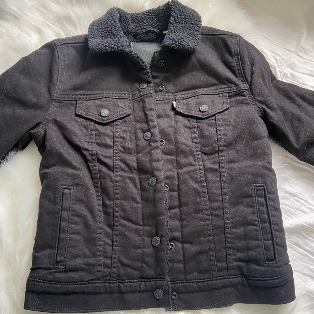 LEVIS JACKET FOR SALE SIZE XS